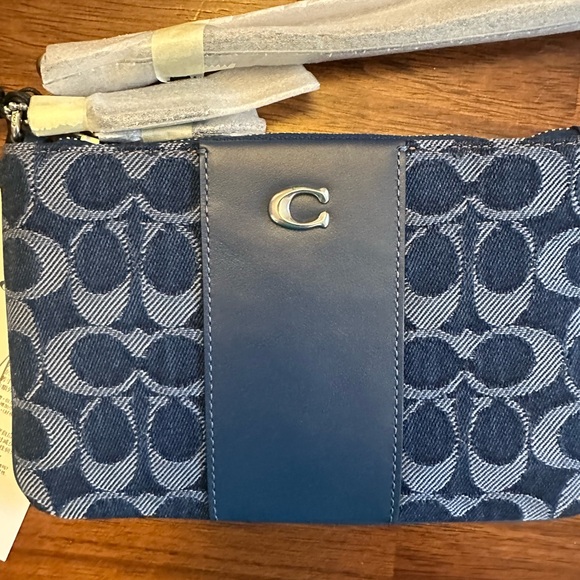 COACH SIGNATURE DENIM WRISTLET :NWT DEEP BLUE CAT61 - Picture 3 of 5